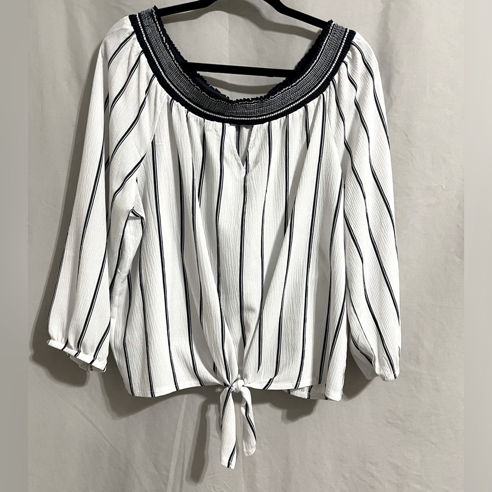 No Boundaries blouse. Navy and white stripe. 3/4 sleeve. Size XXL.